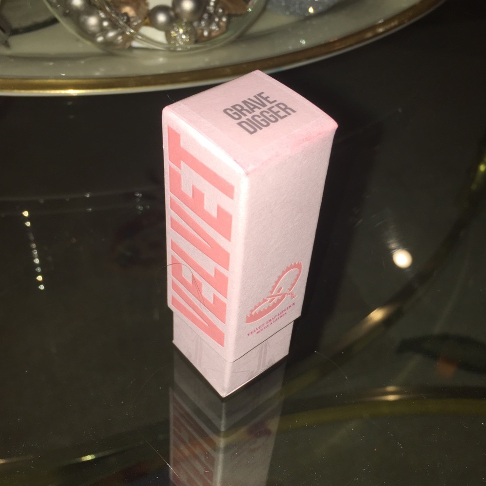 Jeffree Star velvet trap lipstick
